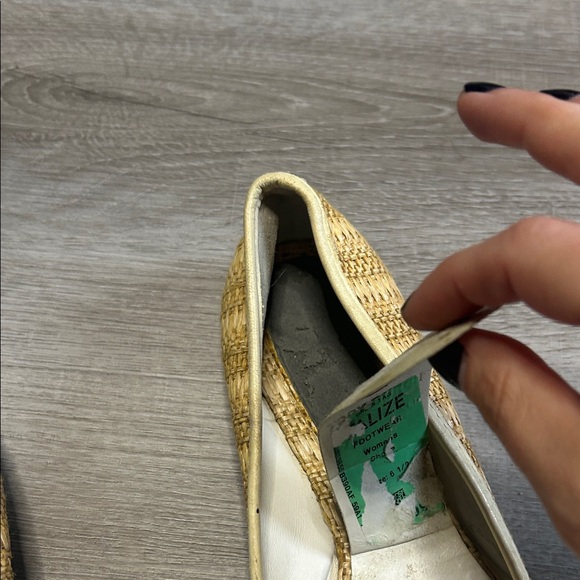 Tory Burch Beige Woven Flats - Picture 6 of 6